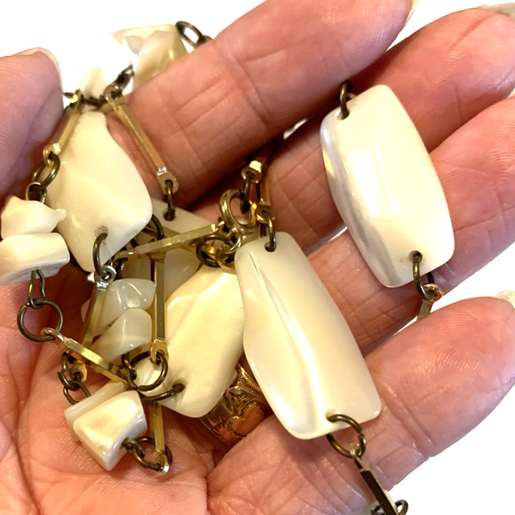 Vintage Polished Shell Station Necklace 26" 80's Beachy Chic - Picture 4 of 7